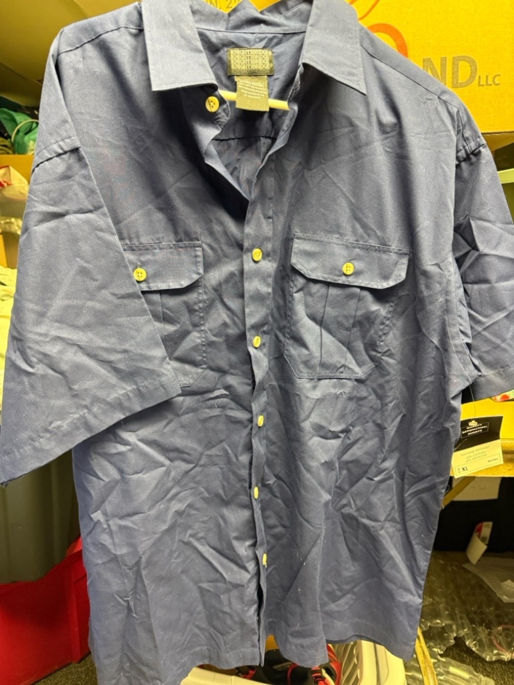 Men's Short Sleeve Button-Up Shirt in Navy with Buttons grey5